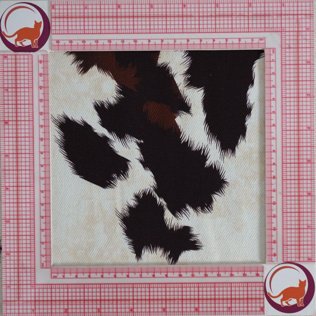 Preview: Baumwoll-Twill Hosenstoff Kuhprint hellbeige dunkelbraun